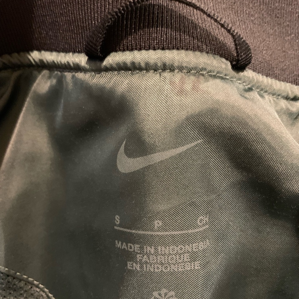 Nike Vintage DNA Men's Repel Basketball Jacket - Picture 10 of 11